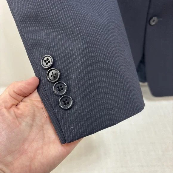 Michael Kors Mens Navy Pinstripe 2 Piece Suit Wool Size 42L Pants 34x32 - Picture 3 of 16